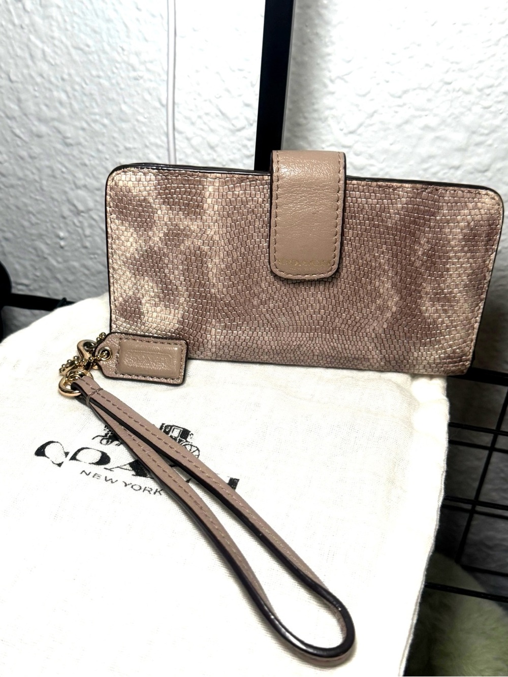 Coach Madison Skinny Wallet – Taupe Lizard Embossed Leather Wristlet